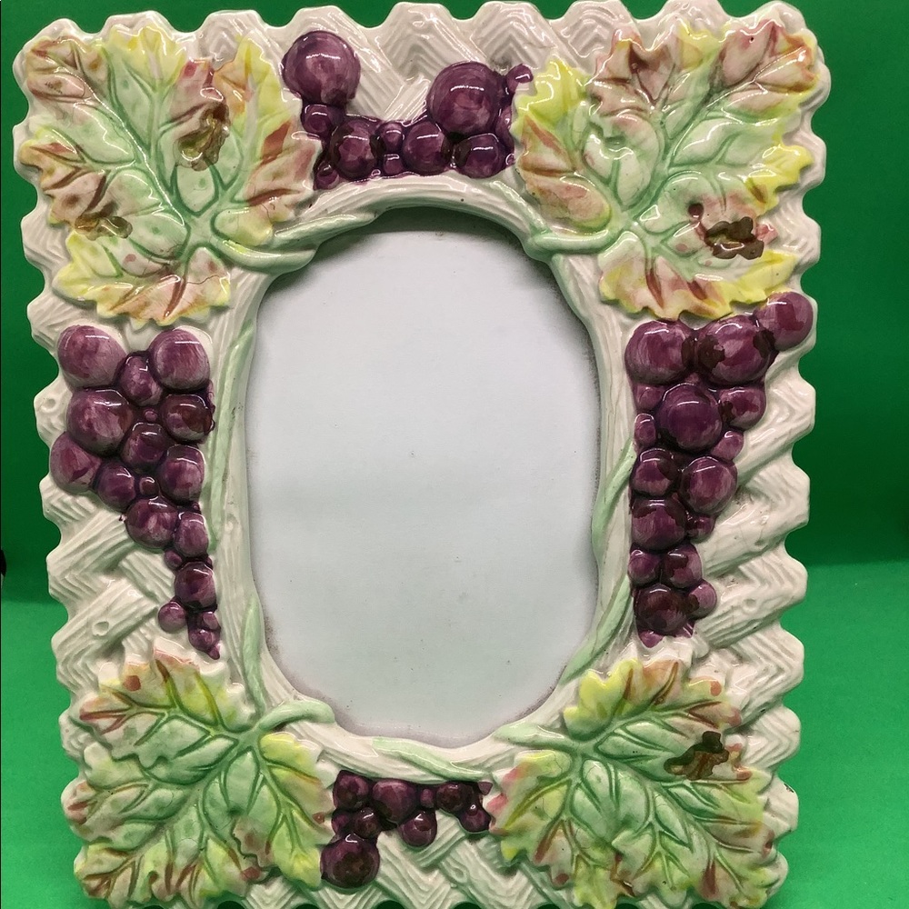 Vintage Terragrafics 7x9” Hand Ceramic Painted Grapes Vines frame Fits 4x6” Pic